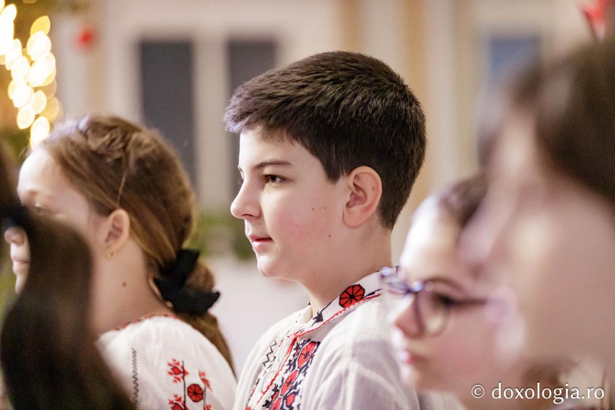 Școala Gimnazială ,,Titu Maiorescu” din Iași, Clasa a III-a D – Colindători la Reședința Mitropolitană 2024 Școala Gimnazială ,,Titu Maiorescu” din Iași, Clasa a III-a D – Colindători la Reședința Mitropolitană 2024