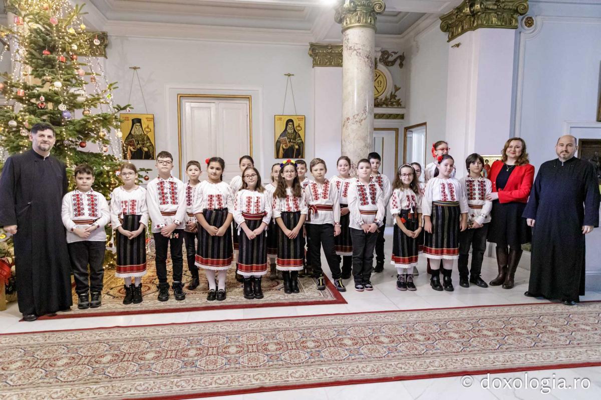 Școala Gimnazială ,,Titu Maiorescu” din Iași, Clasa a III-a D – Colindători la Reședința Mitropolitană 2024 Școala Gimnazială ,,Titu Maiorescu” din Iași, Clasa a III-a D – Colindători la Reședința Mitropolitană 2024