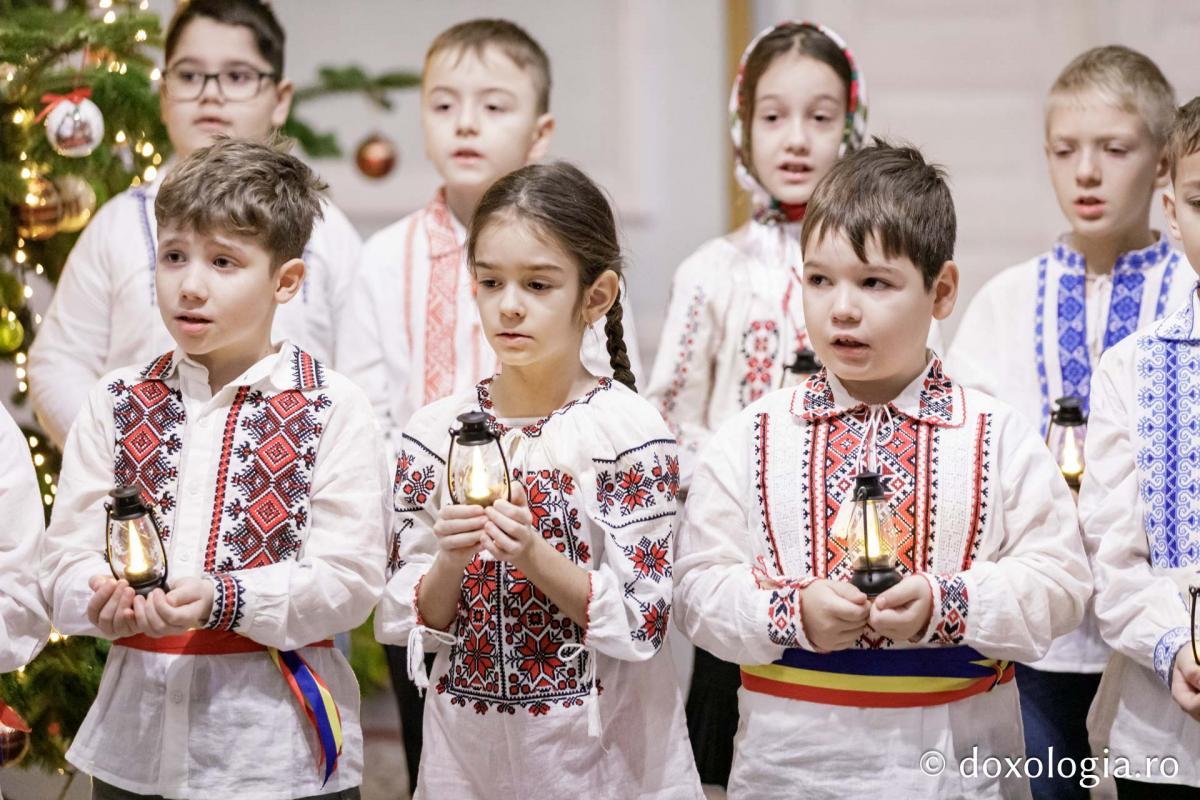 Școala „Ion Simionescu” din Iași, clasa a II-a C – Colindători la Reședința Mitropolitană 2024 Școala „Ion Simionescu” din Iași, clasa a II-a C – Colindători la Reședința Mitropolitană 2024