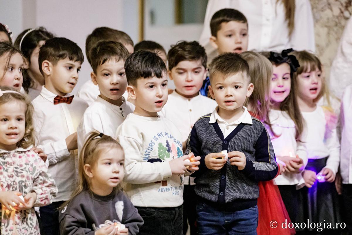 Grădinița FP1 Iași – Colindători la Reședința Mitropolitană 2024