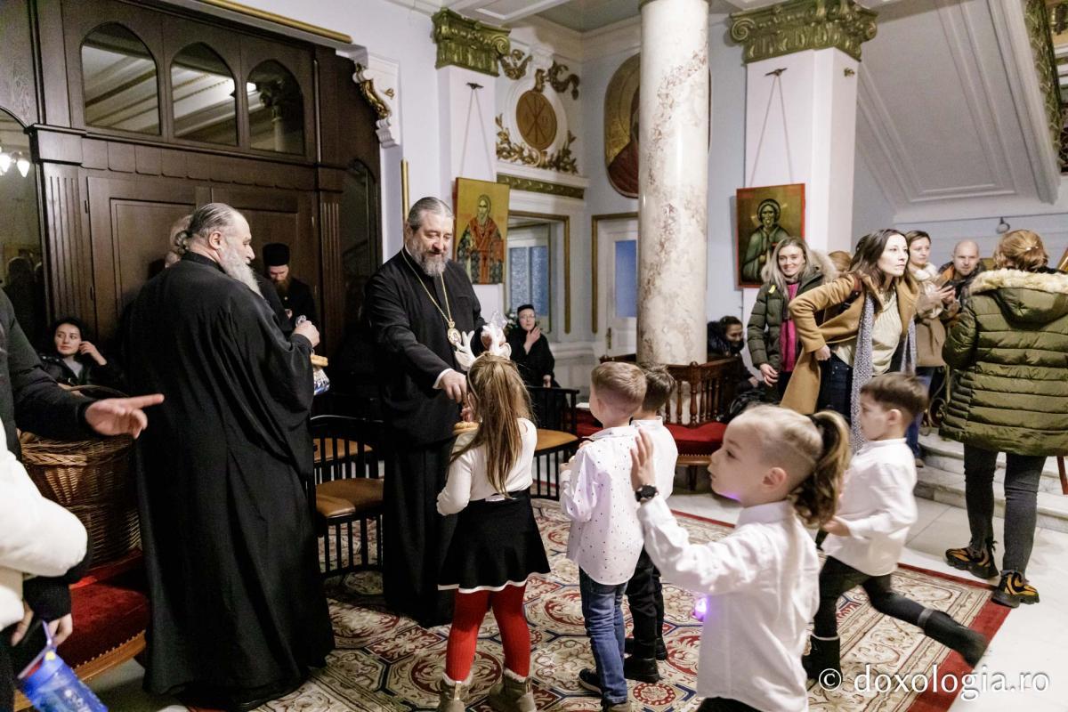 Grădinița FP1 Iași – Colindători la Reședința Mitropolitană 2024