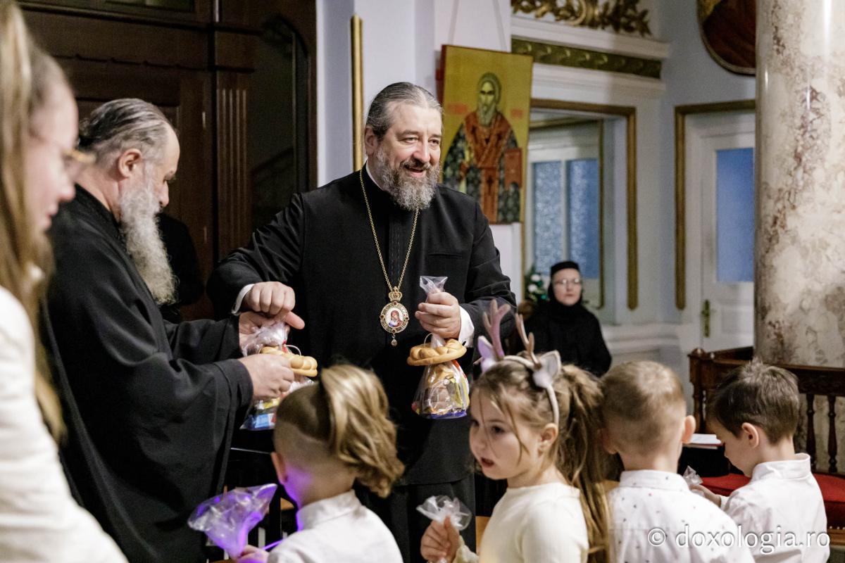 Grădinița FP1 Iași – Colindători la Reședința Mitropolitană 2024