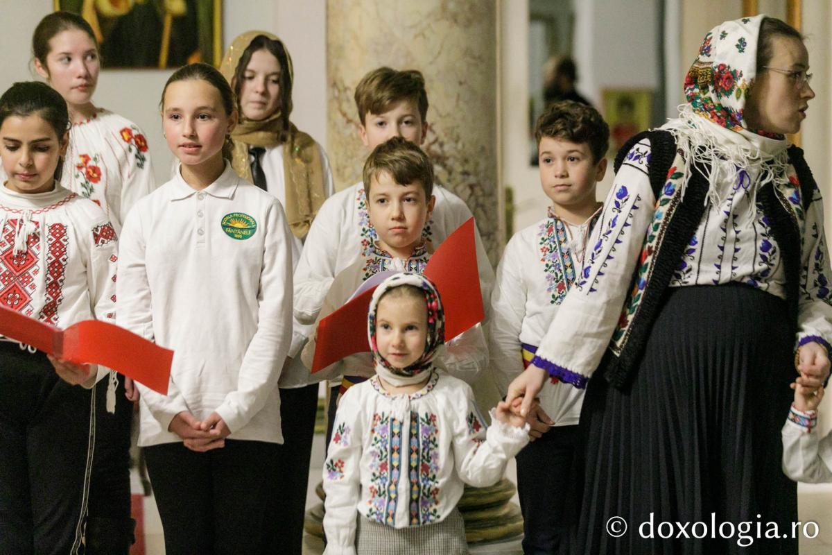  Parohia „Sfinții Arhangheli” Fântânele