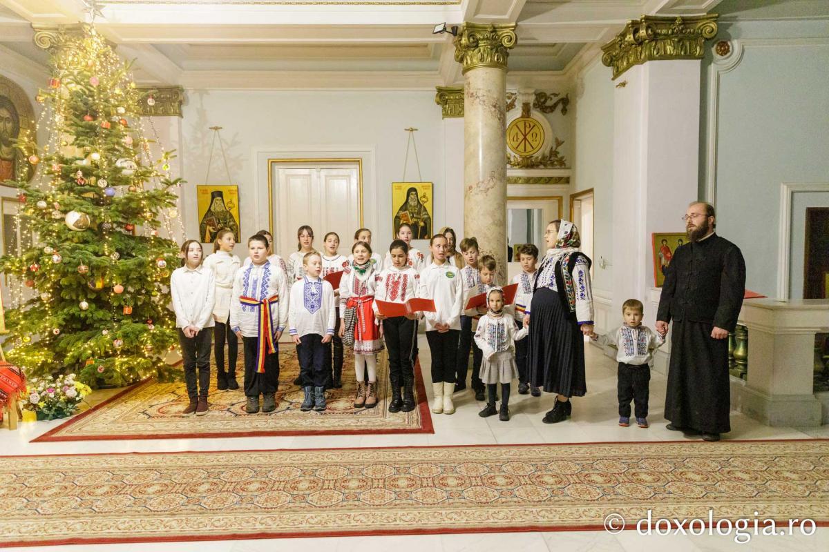  Parohia „Sfinții Arhangheli” Fântânele