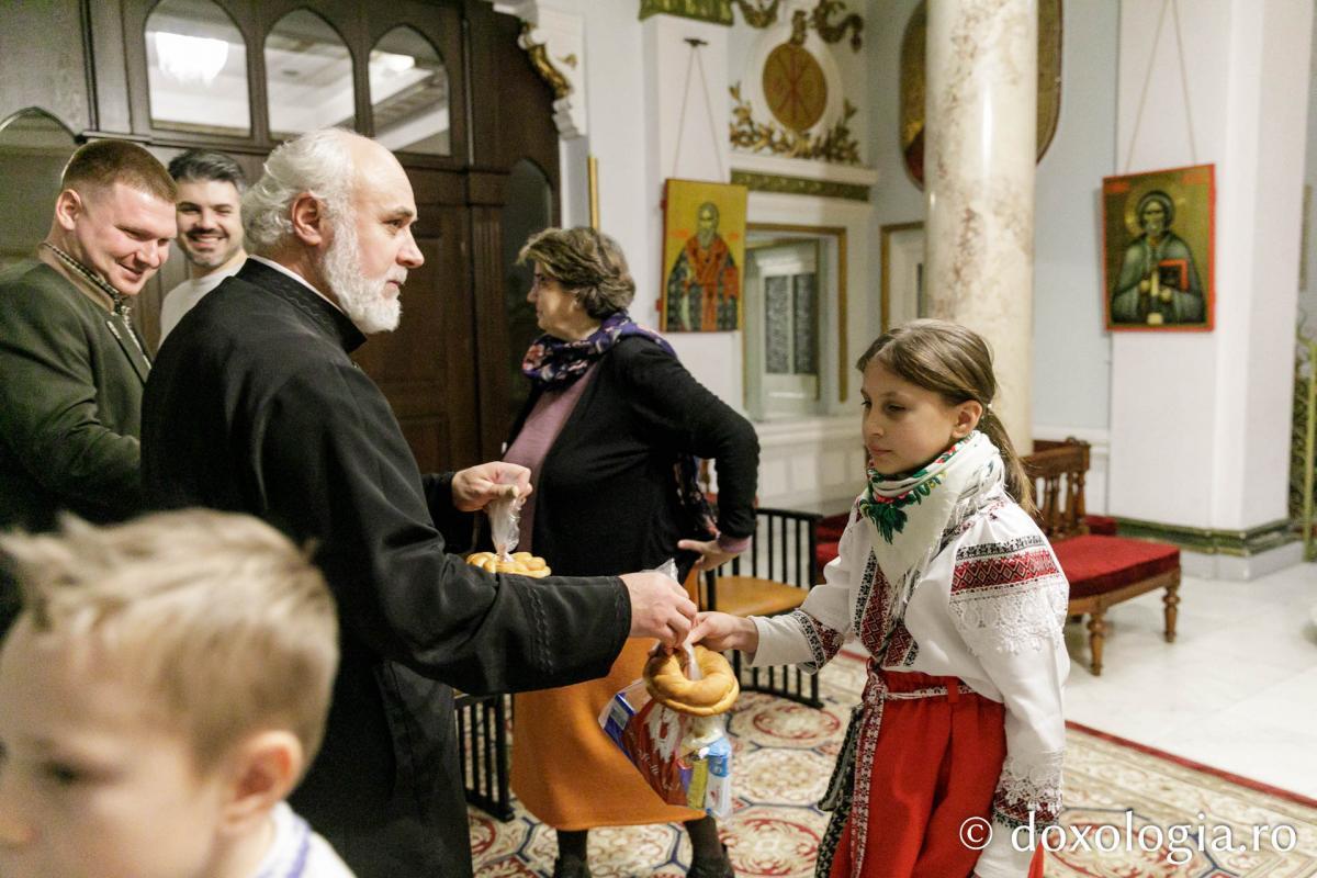  Parohia „Sfinții Arhangheli” Fântânele