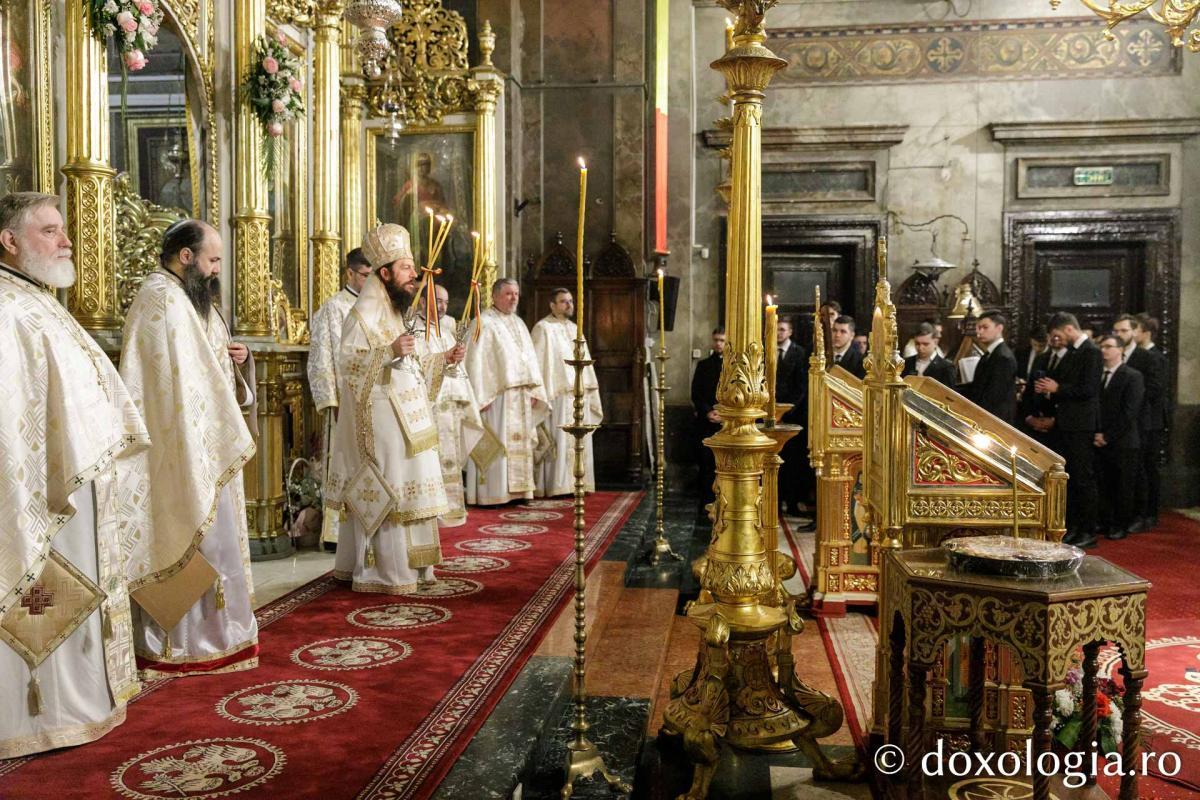 Liturghie arhierească la Catedrala Mitropolitană din Iași  în cinstea Sfinților Trei Ierarhi / Foto: pr. Silviu Cluci