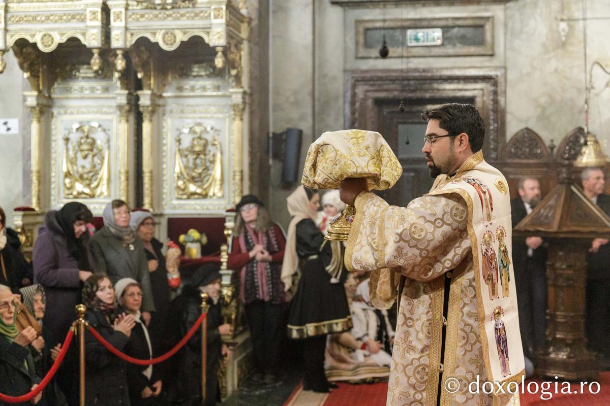 Liturghie arhierească la Catedrala Mitropolitană din Iași  în cinstea Sfinților Trei Ierarhi / Foto: pr. Silviu Cluci